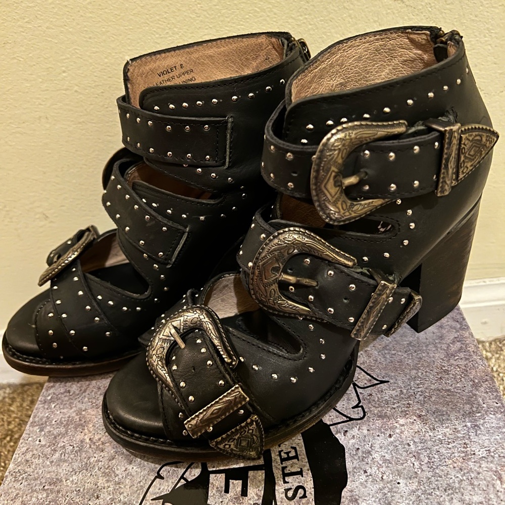 Black Violet Freebird Heels, Size 8